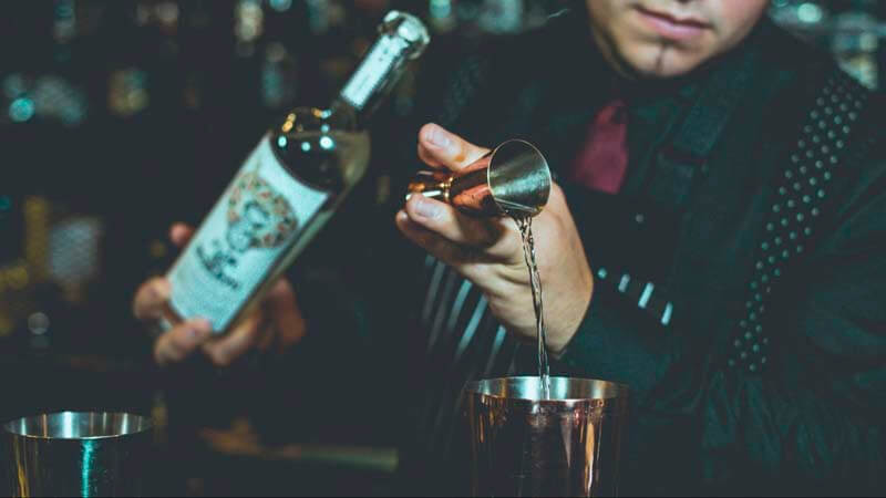 A Guide to a Standard Liquor Pour