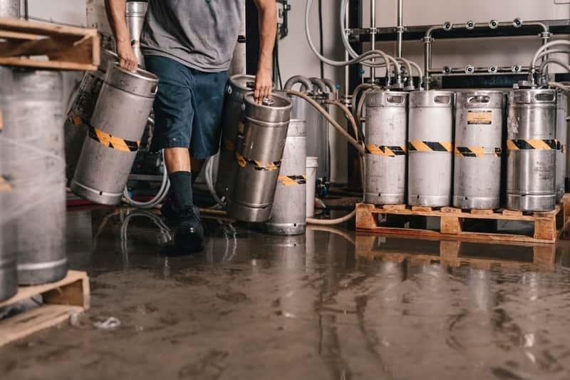 Brewery Self-Distribution vs. Traditional Distribution: Which Is Better?