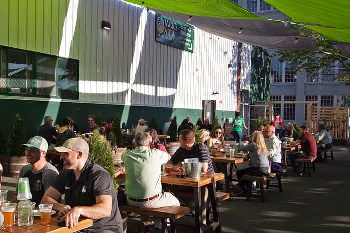 The Advantages of Outdoor Spaces At Your Business